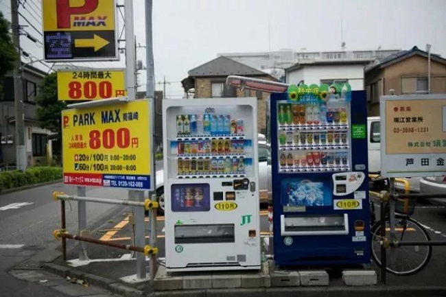 日本街邊售貨機